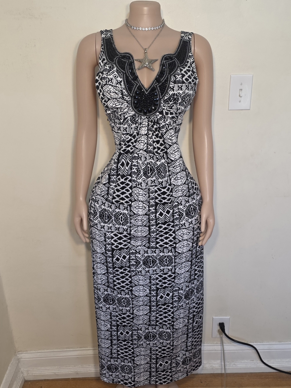Ronni Nicole Black & White Beaded V-Neck Maxi Dress